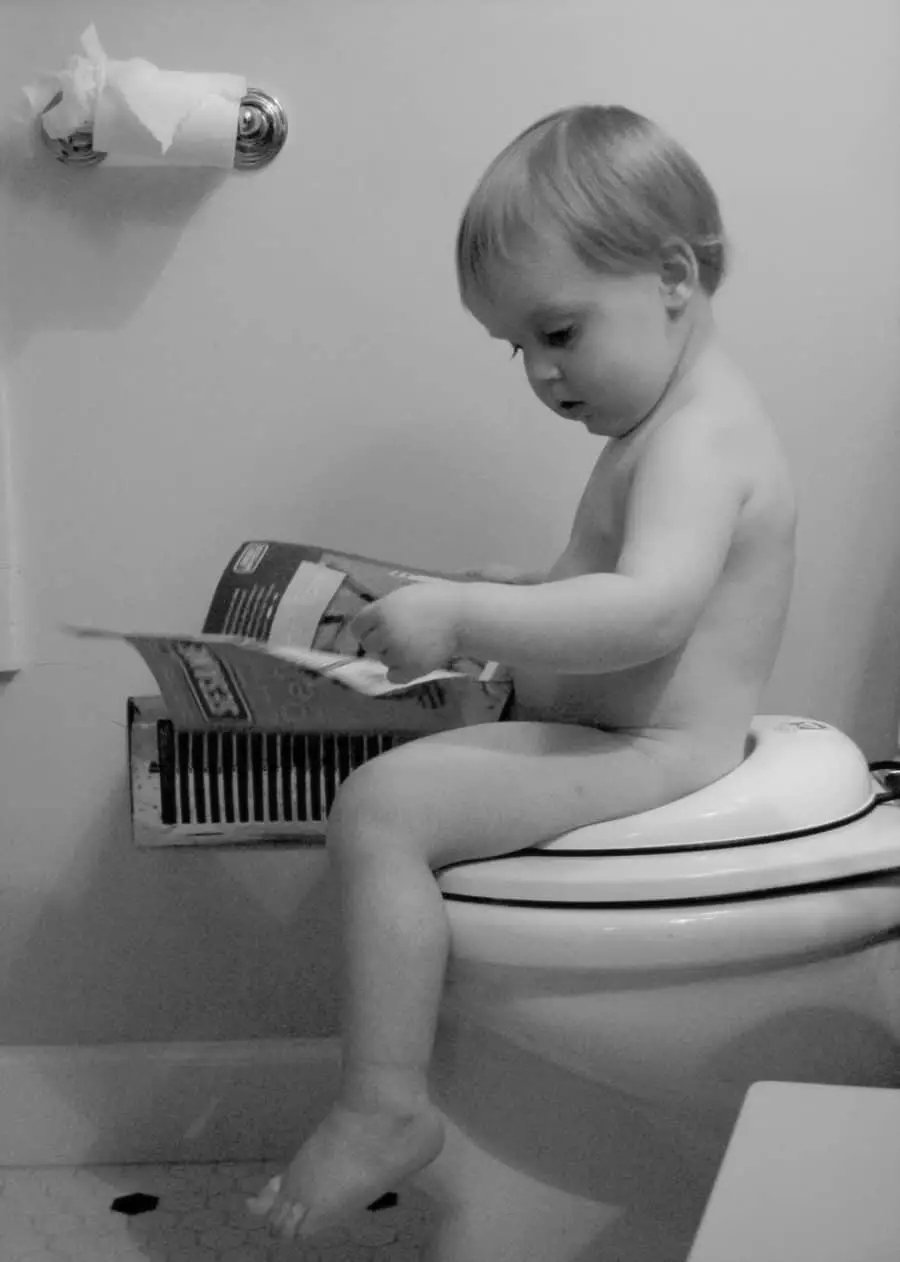 potty training baby on toilet